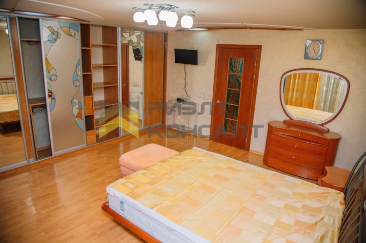 4-комн. квартира, Вторичка, 72.20м², 9/9 этаж