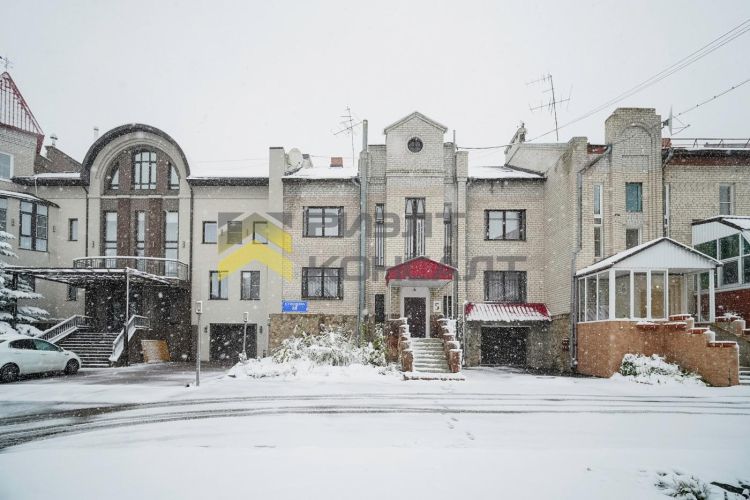 Дом, 483м², 11 соток, 2 этажа, 6 комн., стены: Кирпич