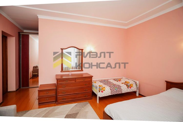 Дом, 483м², 11 соток, 2 этажа, 6 комн., стены: Кирпич миниатюра 30