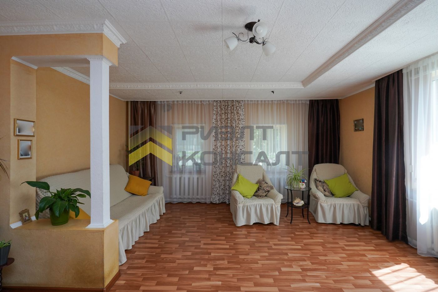 Дом, 230.50м², 5.20 соток, 2 этажа, 4 комн., стены: Кирпич