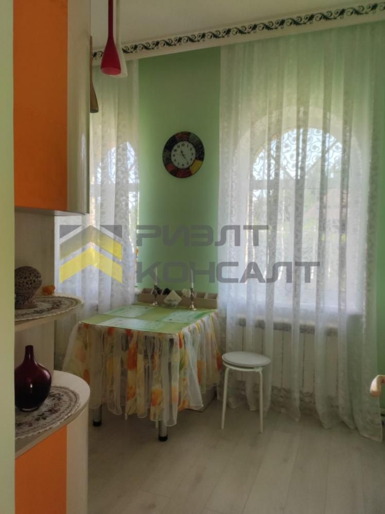 Коттедж, 172м², 15 соток, 3 этажа, 5 комн., стены: Кирпич миниатюра 10