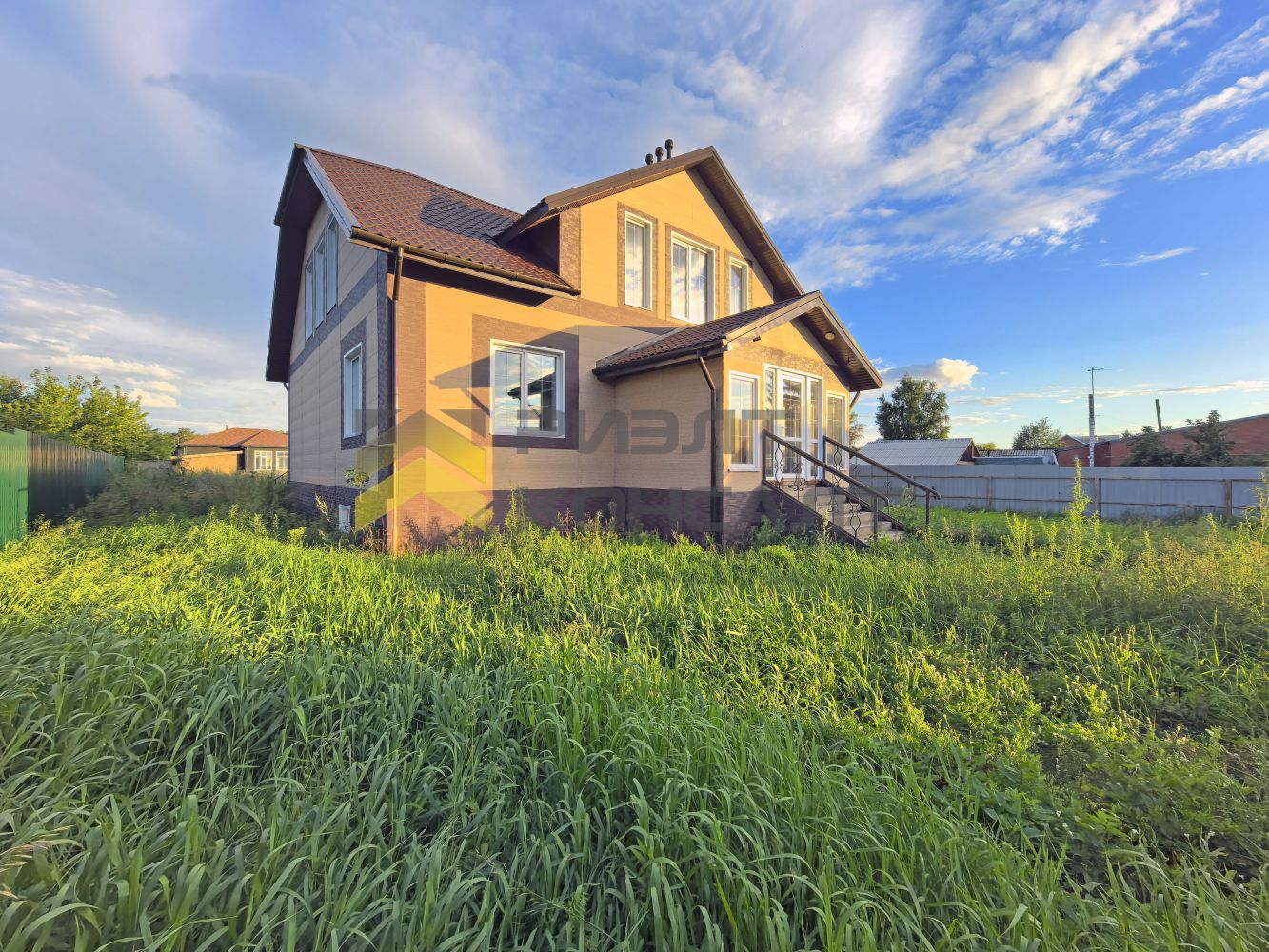 Дом, 250м², 15 соток, 2 этажа, 8 комн., стены: Кирпич миниатюра 3