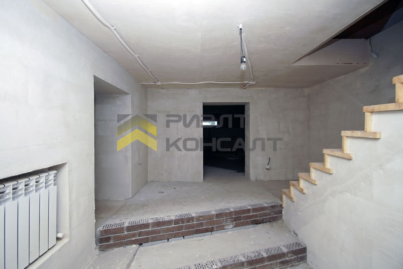 Дом, 250м², 15 соток, 2 этажа, 8 комн., стены: Кирпич миниатюра 32