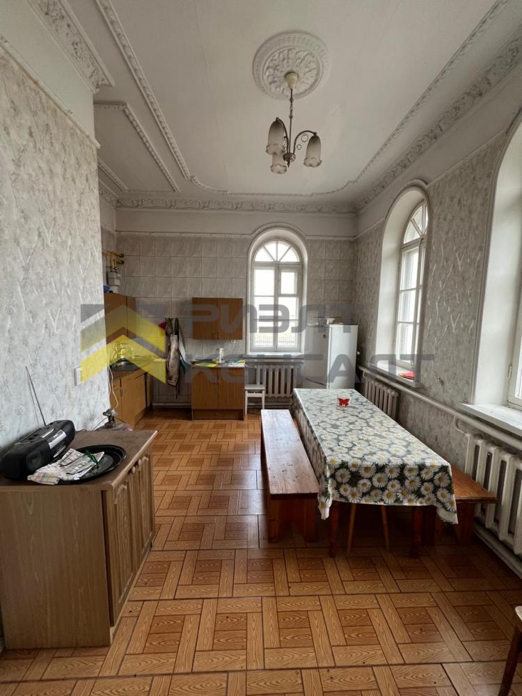 Коттедж, 262.70м², 26 соток, 2 этажа, 8 комн., стены: Кирпич миниатюра 21