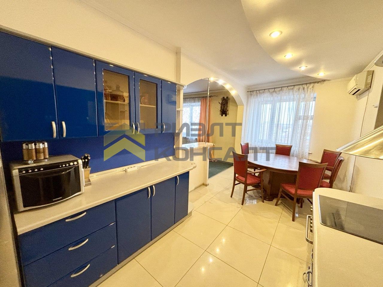 2-комн. квартира, Вторичка, 70м², 11/11 этаж