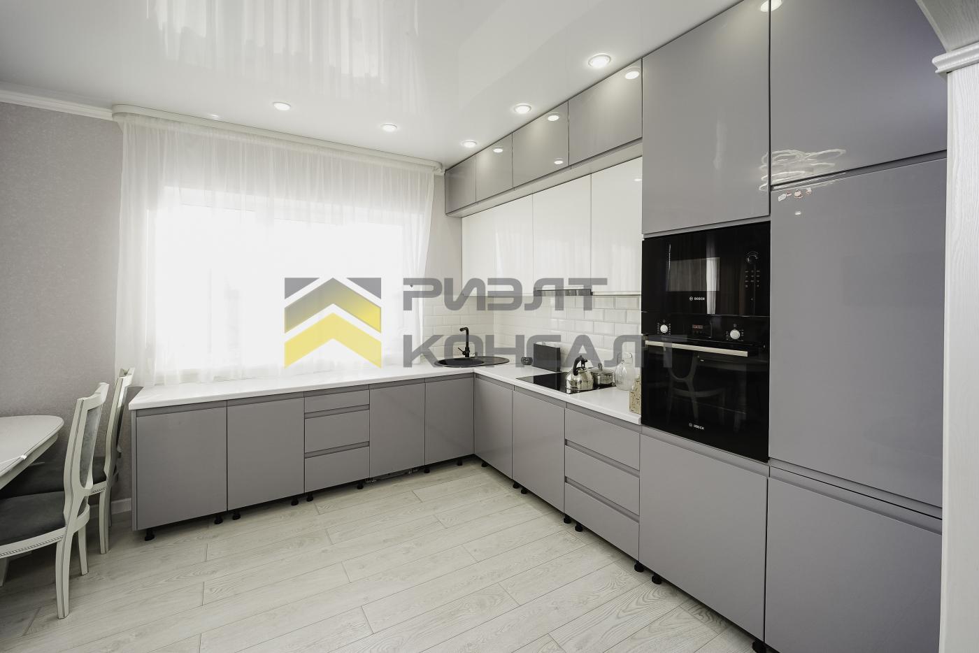 Коттедж, 112м², 10 соток, 2 этажа, 5 комн., стены: Кирпич
