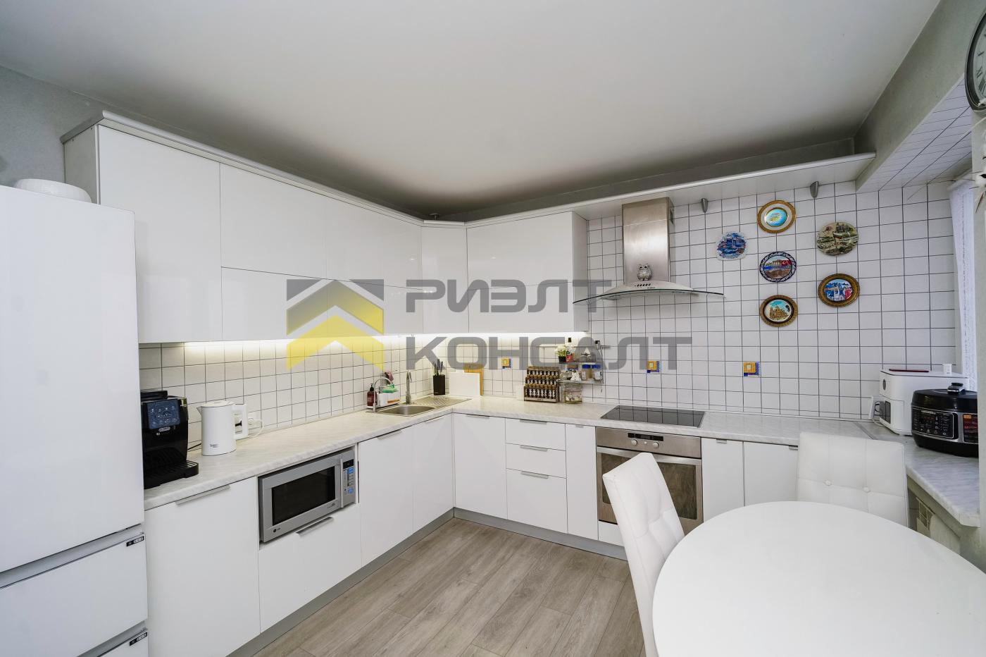 4-комн. квартира, Вторичка, 146.50м², 10/10 этаж