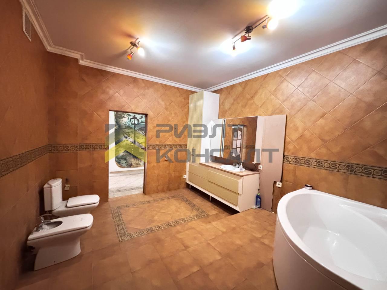 4-комн. квартира, Вторичка, 244.50м², 7/10 этаж миниатюра 23