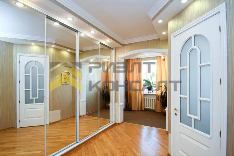 3-комн. квартира, Вторичка, 158.40м², 7/7 этаж миниатюра 3