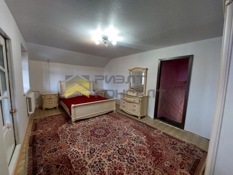 Дом, 418.70м², 8.80 соток, 3 этажа, 6 комн., стены: Кирпич миниатюра 10