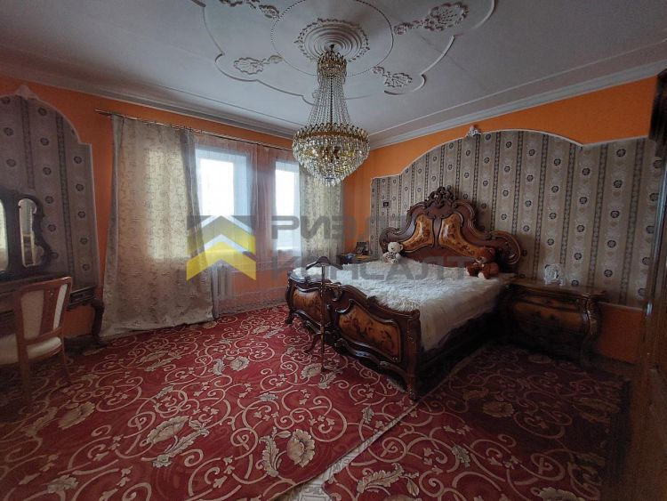 Дом, 418.70м², 8.80 соток, 3 этажа, 6 комн., стены: Кирпич миниатюра 16