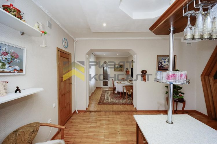 Дом, 226.20м², 12.53 соток, 2 этажа, 5 комн., стены: Кирпич миниатюра 19