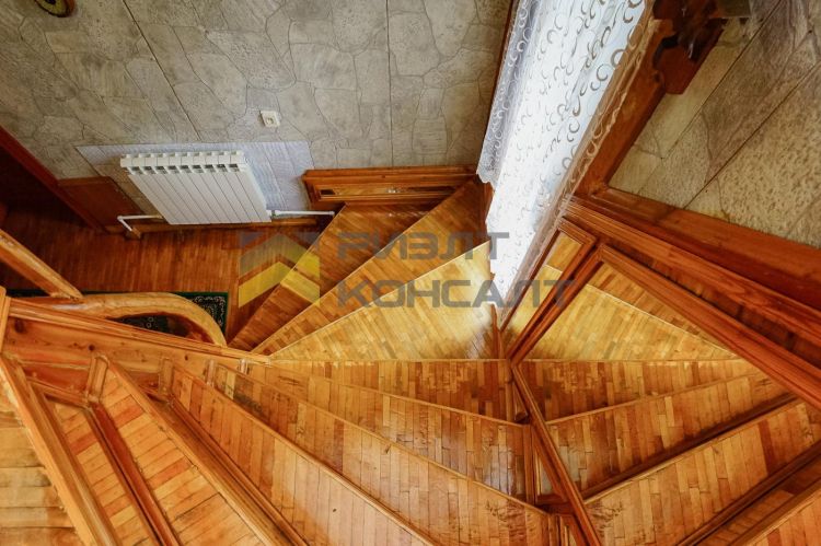 Дом, 226.20м², 12.53 соток, 2 этажа, 5 комн., стены: Кирпич миниатюра 24
