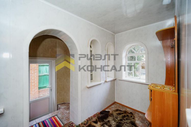 Дом, 226.20м², 12.53 соток, 2 этажа, 5 комн., стены: Кирпич миниатюра 32