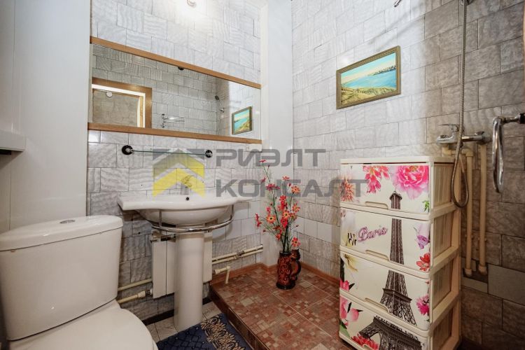 Дом, 226.20м², 12.53 соток, 2 этажа, 5 комн., стены: Кирпич миниатюра 36