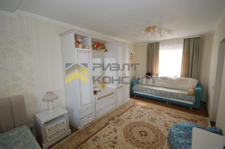 Дом, 209м², 8 соток, 2 этажа, 3 комн., стены: Кирпич миниатюра 12