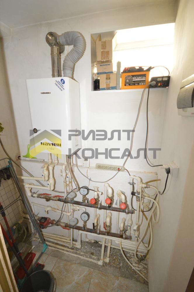 Дом, 209м², 8 соток, 2 этажа, 3 комн., стены: Кирпич миниатюра 37