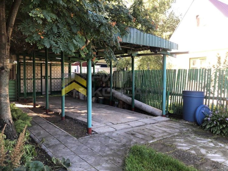 Дача, 50м², 4.60 соток, 3 этажа, 3 комн., стены: Кирпич миниатюра 15