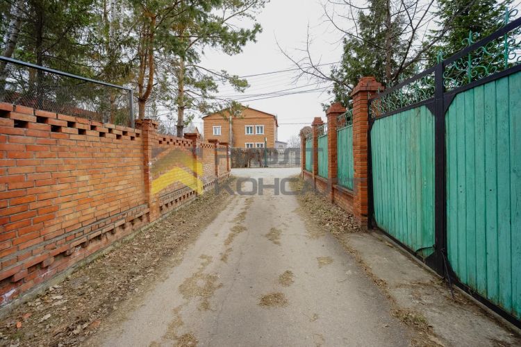 Дом, 227м², 12.53 соток, 2 этажа, 5 комн., стены: Кирпич миниатюра 49